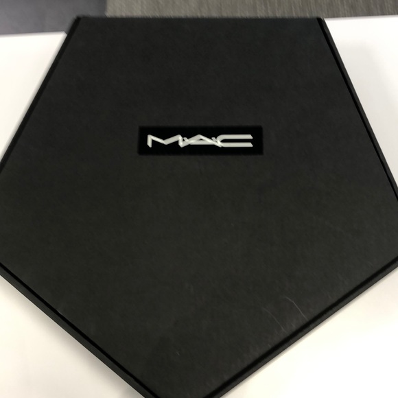 COPY - Mac advent calendar makeup set - Picture 7 of 7